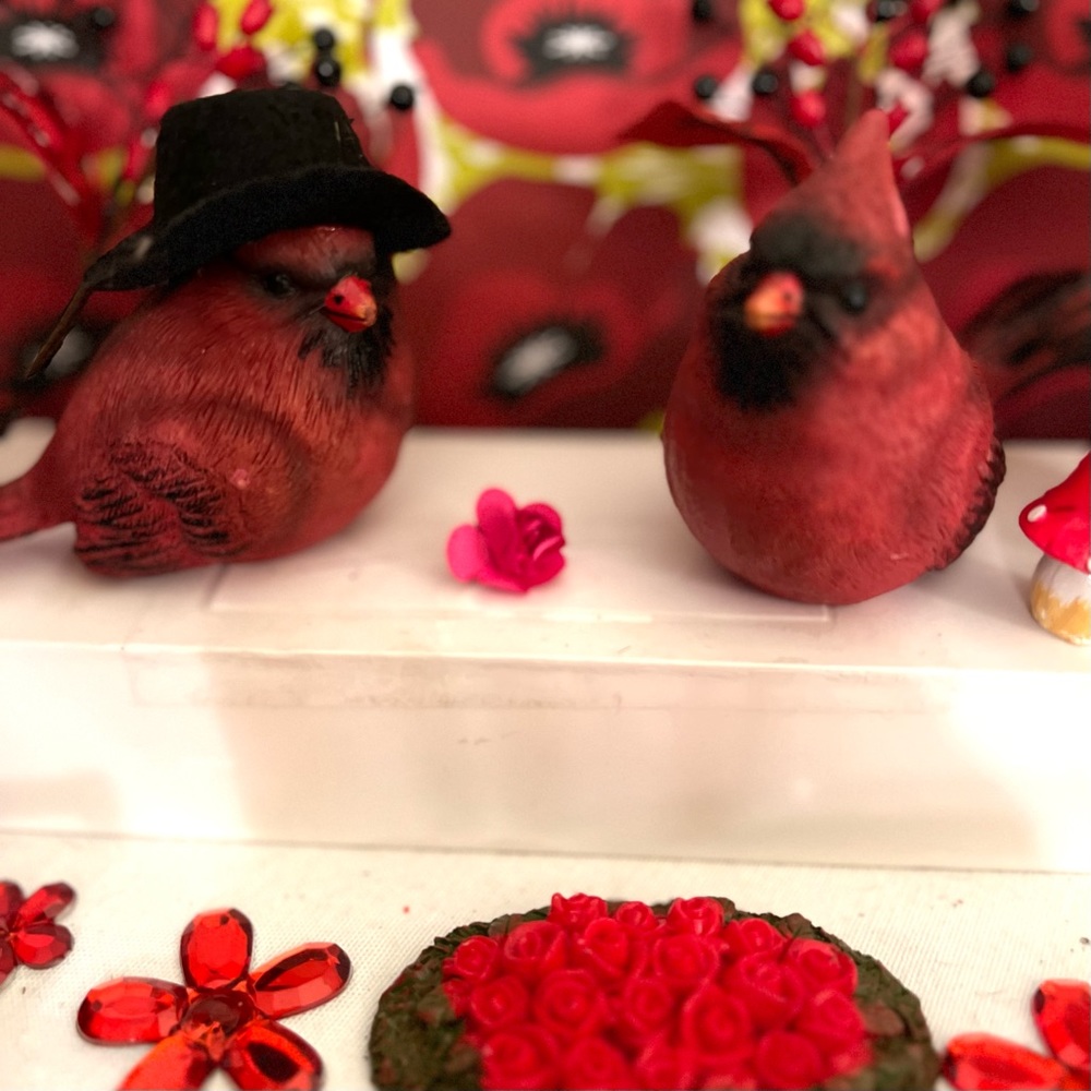 CARDINAL CREST FAIRY GARDEN - Picture 3 of 16
